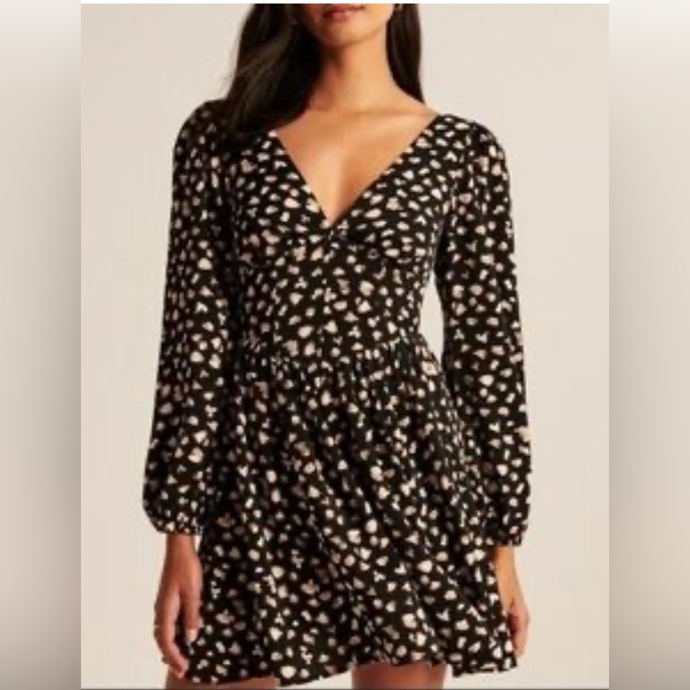 Abercrombie & Fitch Long-sleeve Corset Mini Dress. 
Color brown and black